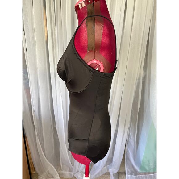 Miraclesuit body suit underwire slimming 40C - Picture 2 of 11